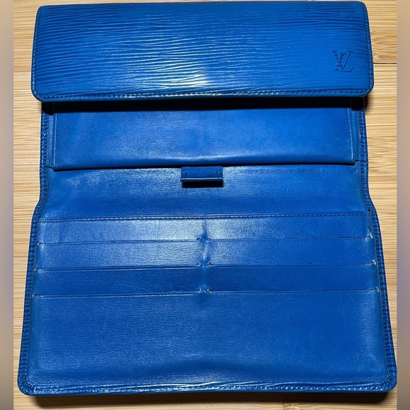 Louis Vuitton Epi International wallet - Picture 3 of 16